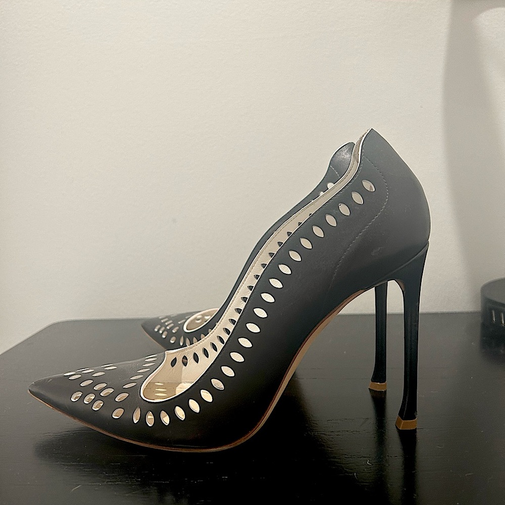 Christian DIOR size 40 pumps